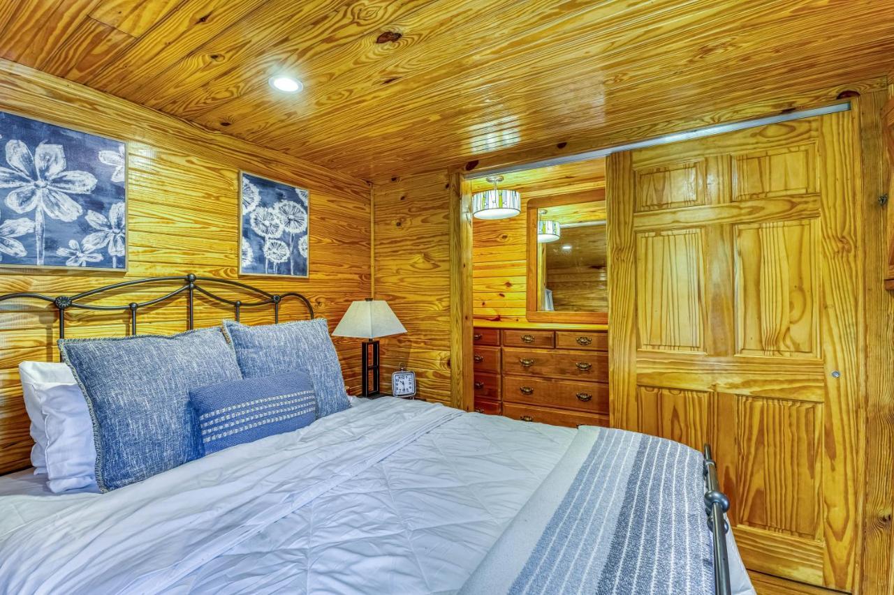 The Gemini-A Dreamy, Waterfront Tiny Cabin Rogersville Exterior foto