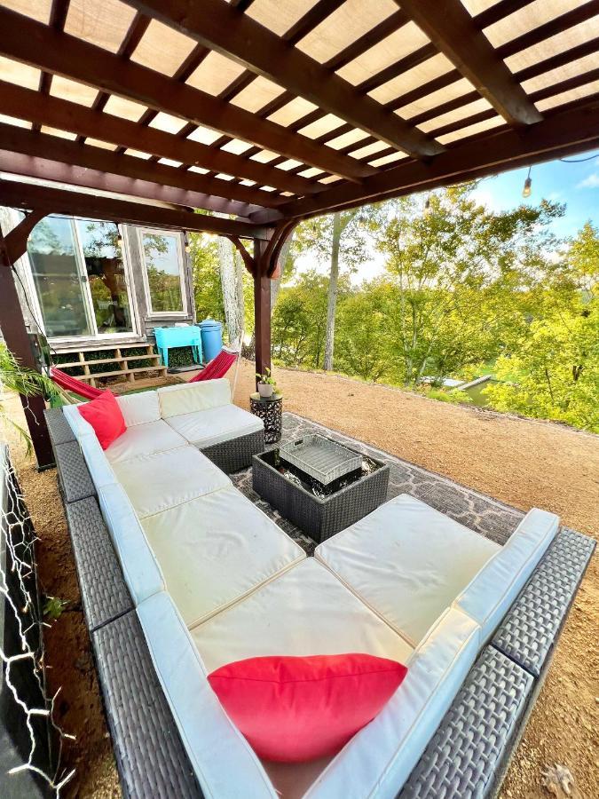 The Gemini-A Dreamy, Waterfront Tiny Cabin Rogersville Exterior foto
